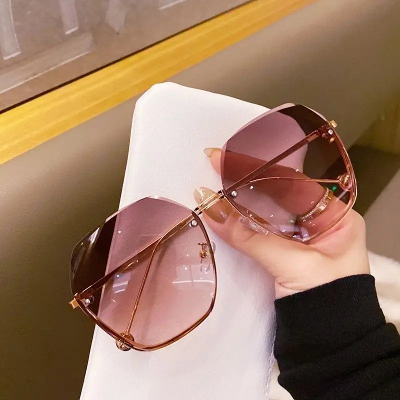 Brand Design 2024 Fashion New Polygonal Metal Sunglasses Retro Ladies Glasses Classic Trend Luxury Driving Travel Eyewear